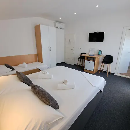 Zvonimir 3* Stobreč