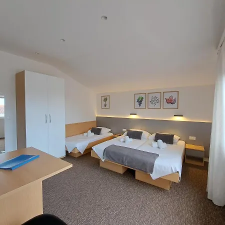 Zvonimir 3* Stobreč