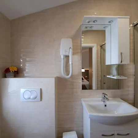 Zvonimir Bed & Breakfast 3*